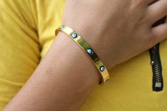 Eye on you Gold Bangle