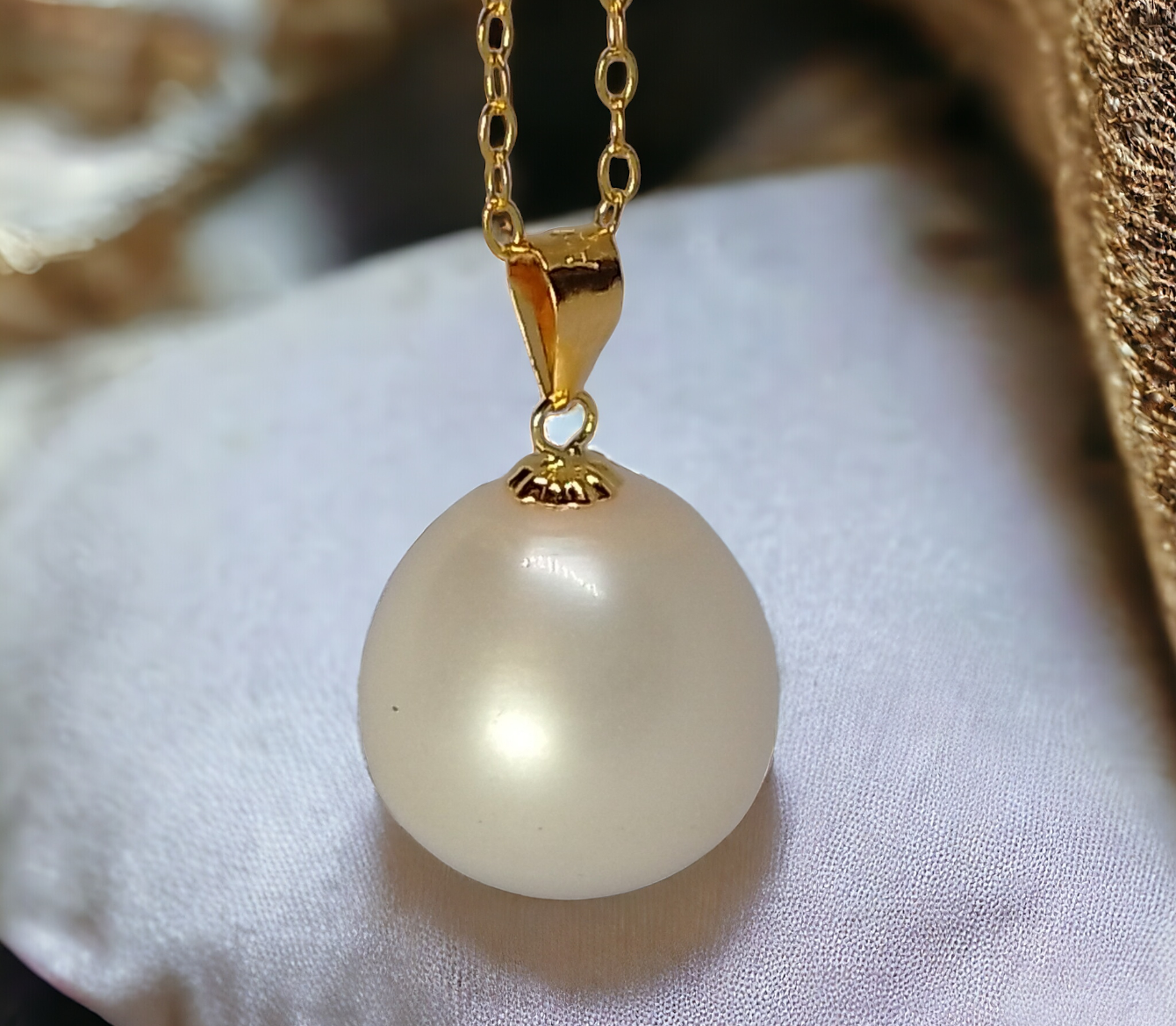 Chelsea 18ct Gold White Pearl Pendant