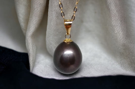 Chelsea 18ct Gold Black Pearl Pendant